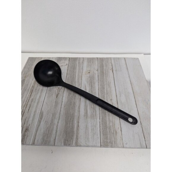 Tupperware Ladle Black Kitchen Utensil 12" Nylon Plastic Soup Sauce 1816 - Picture 1 of 8